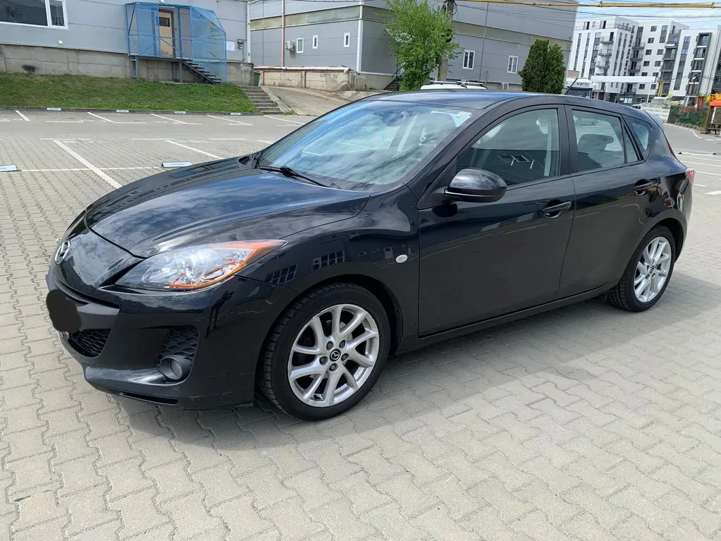 Fotografie: 2013 Mazda 3